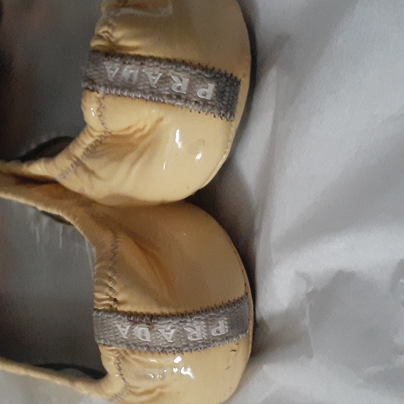 Prada Ballet Flat Yellow  Patent Leather Driving Shoe sz 36 - Picture 5 of 11